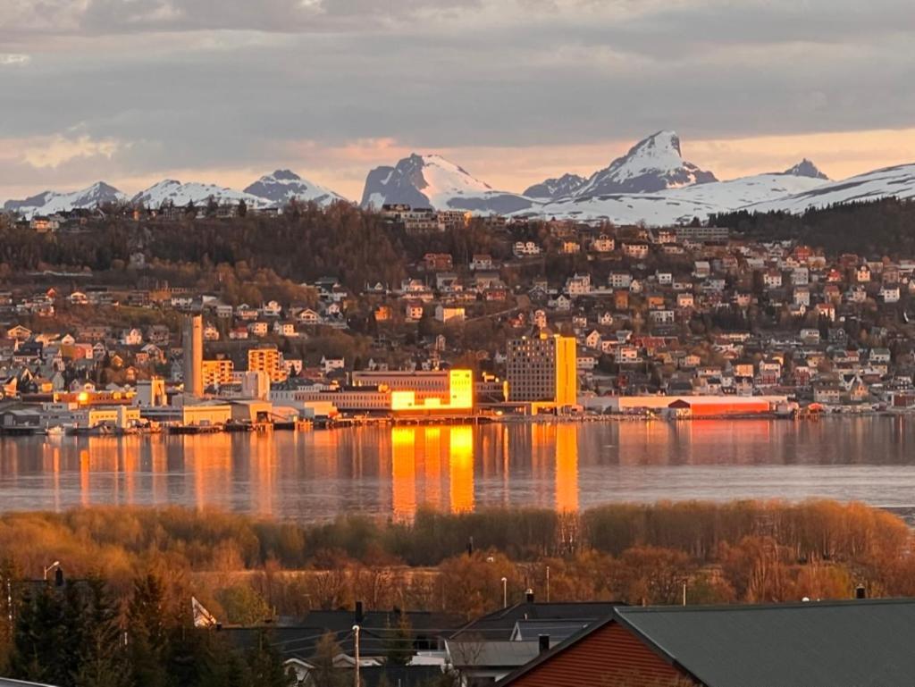 Villa Large House With Spectacular View Tromsø Exterior foto